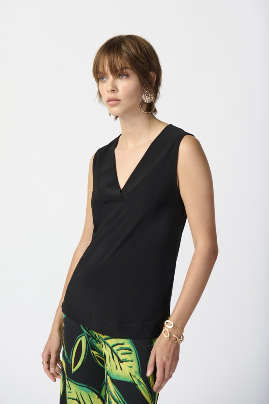 Sleeveless V-Neck Tops